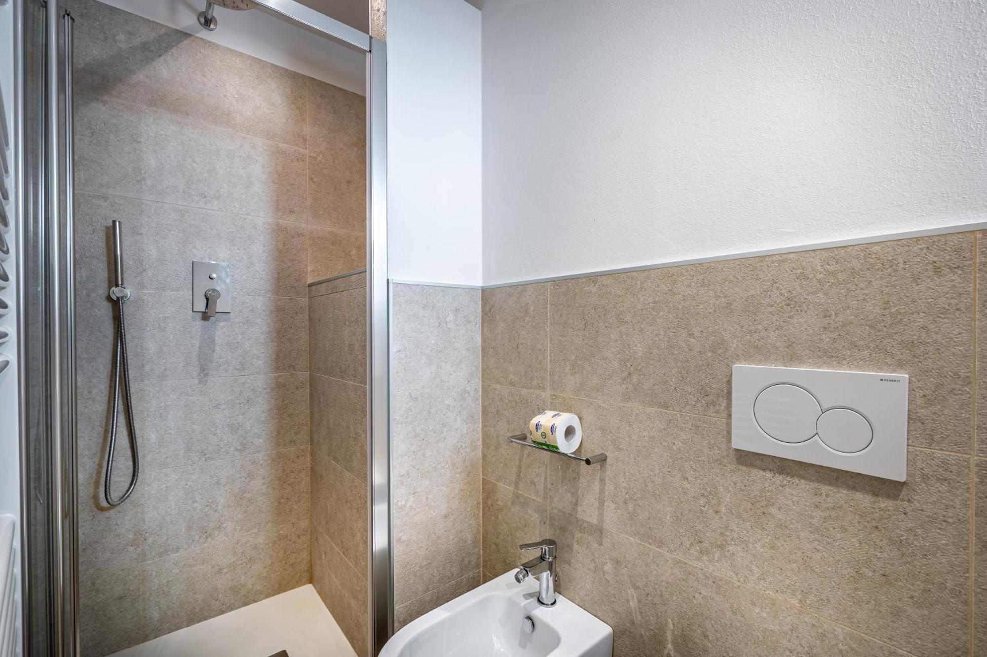 Roommo Via Dei Pilastri Giada Florencia Exterior foto